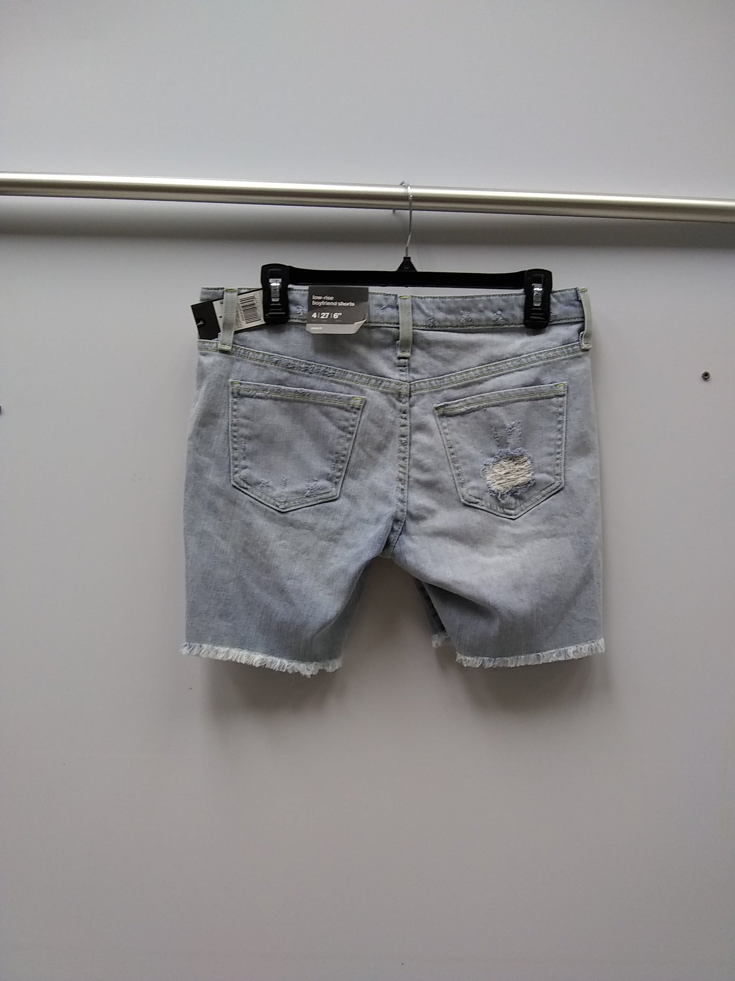 MOSSIMO BUTTON FLY BOYFRIEND SHORTS LIGHT WASH 4