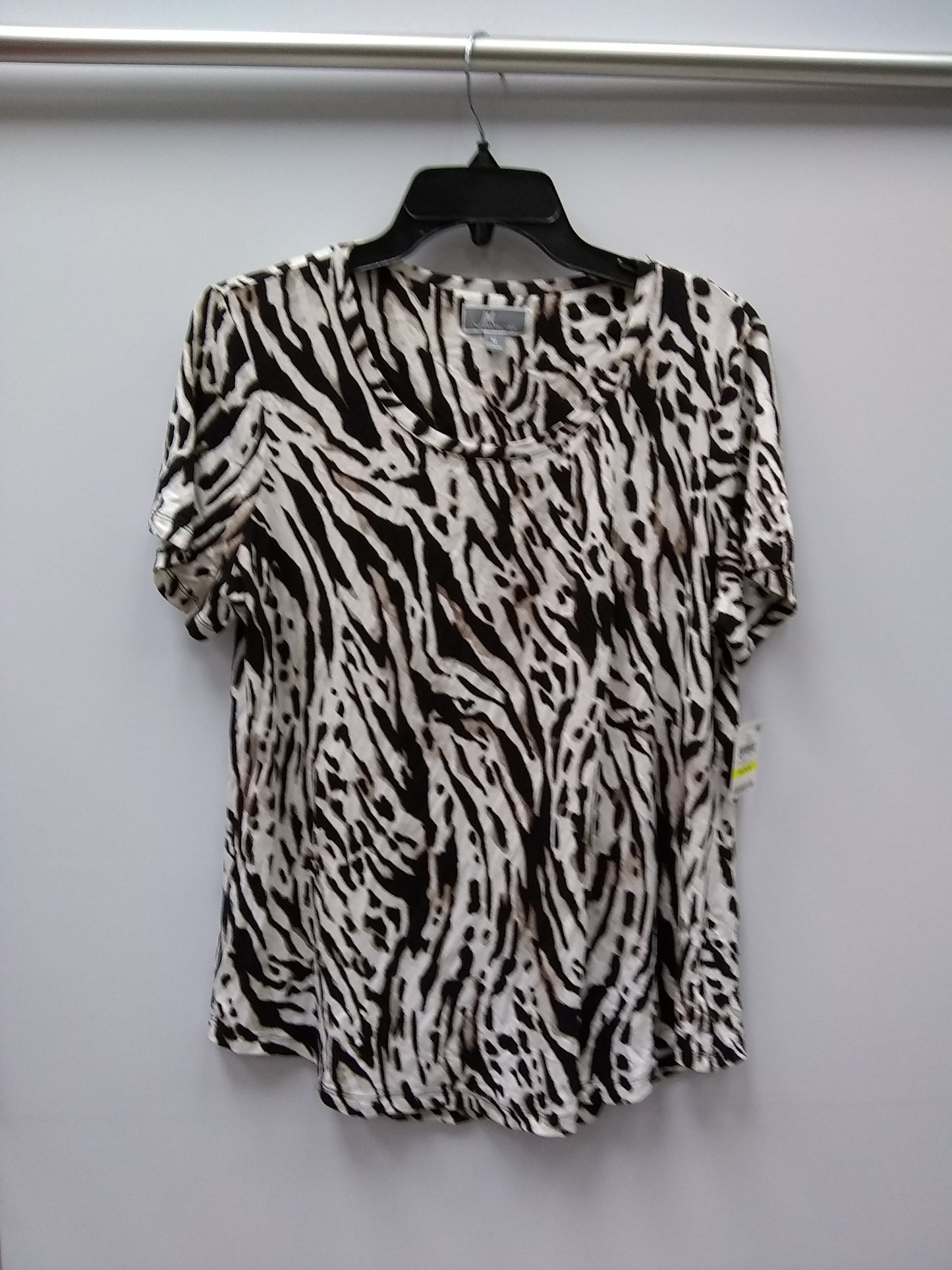 JM Collection Shirttail-Hem Top Feline Flow M