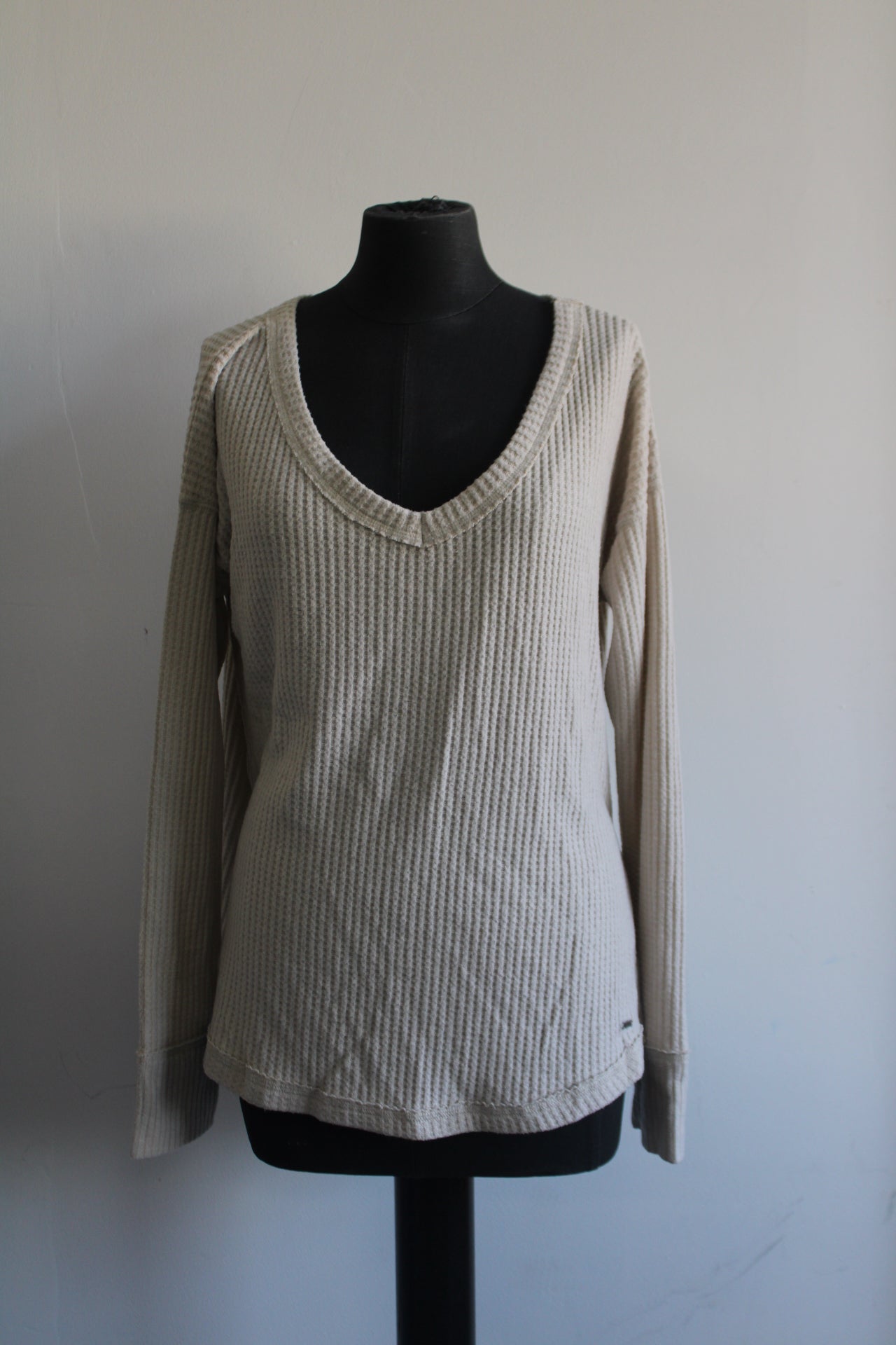 Hollister Women's Top Beige M Pre-Owned – Apparel Hut