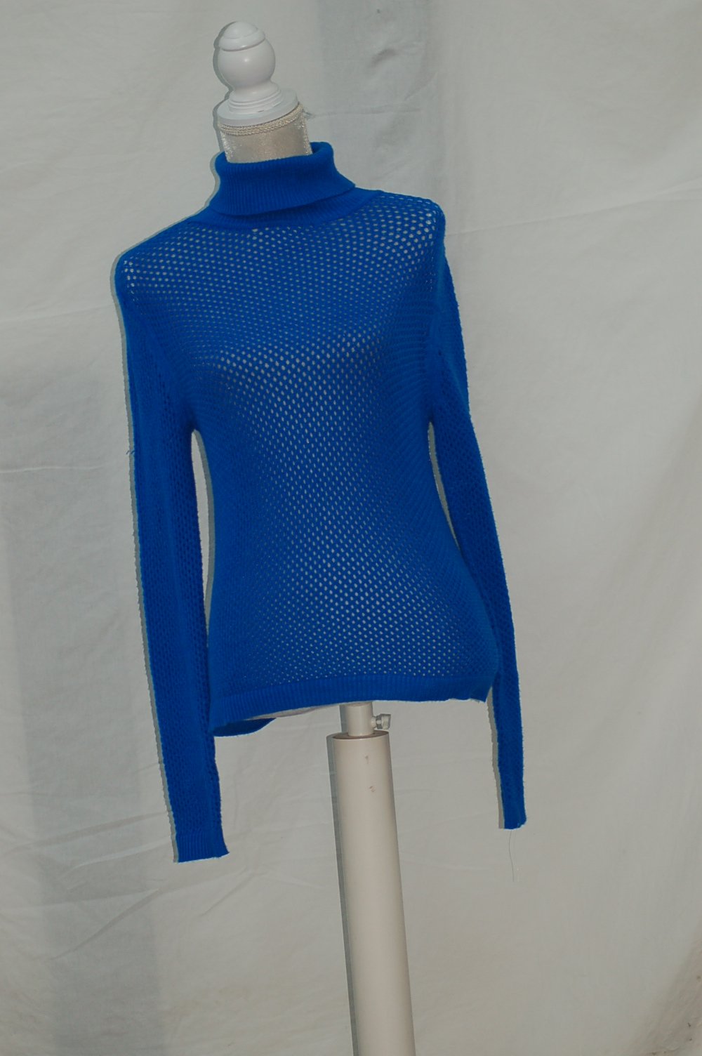 BAR III OPEN KNIT TURTLENECK BLUE M -NEW WITHOUT TAG 10592