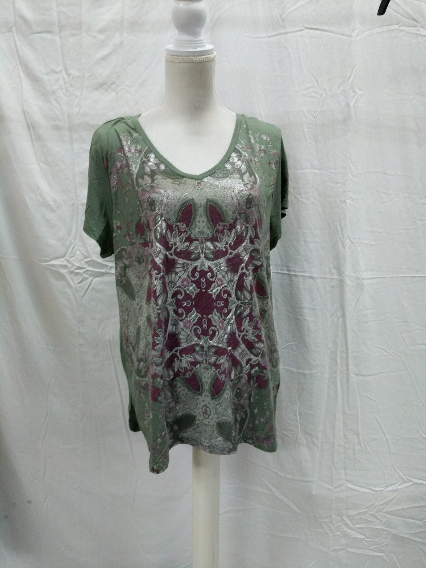 Style & Co V Neck Floral Graphic Tee Gray XXLARGE