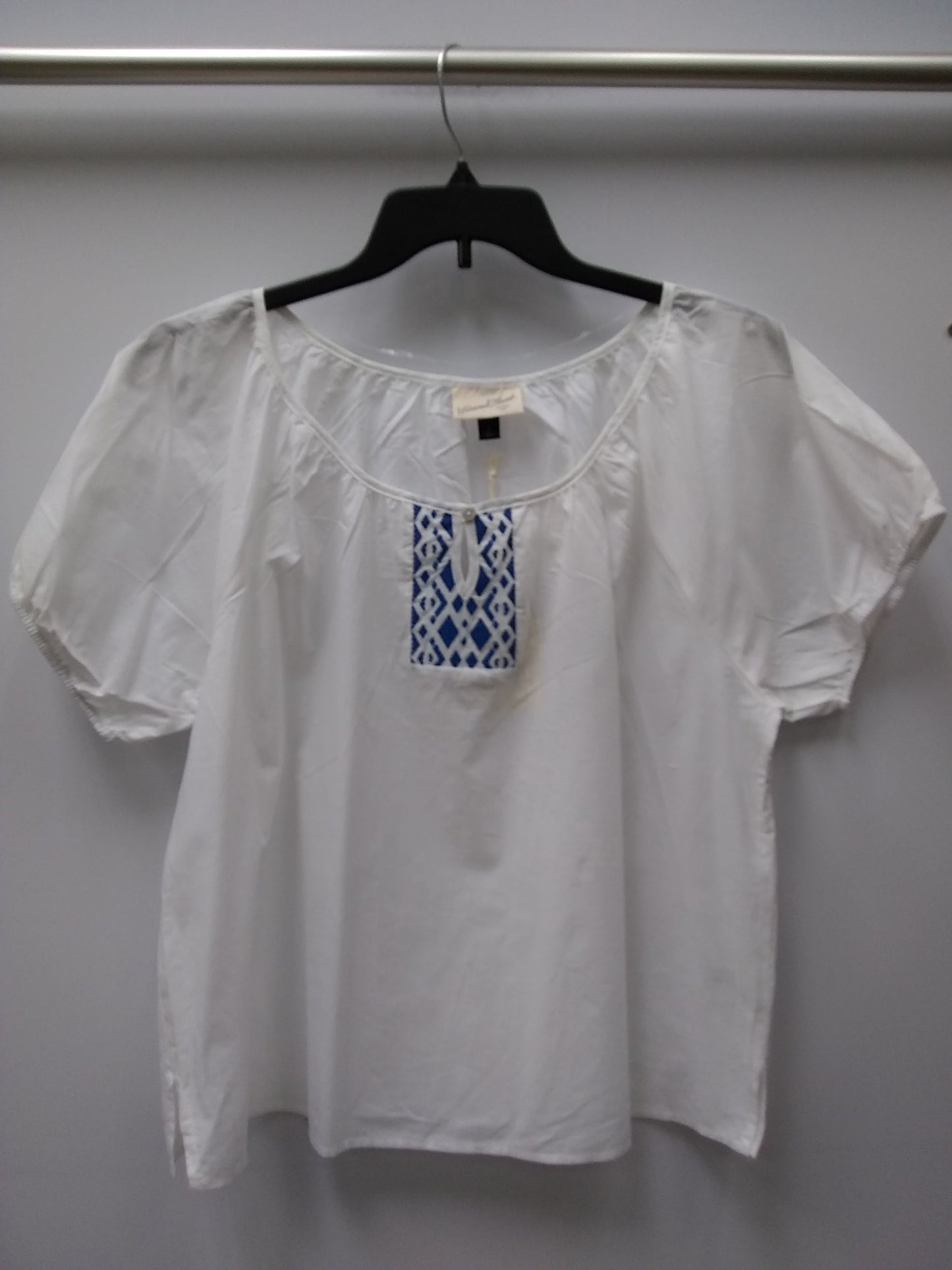 UNIVERSAL THREAD EMBROIDERED NECK BLOUSE WHITE/BLUE X