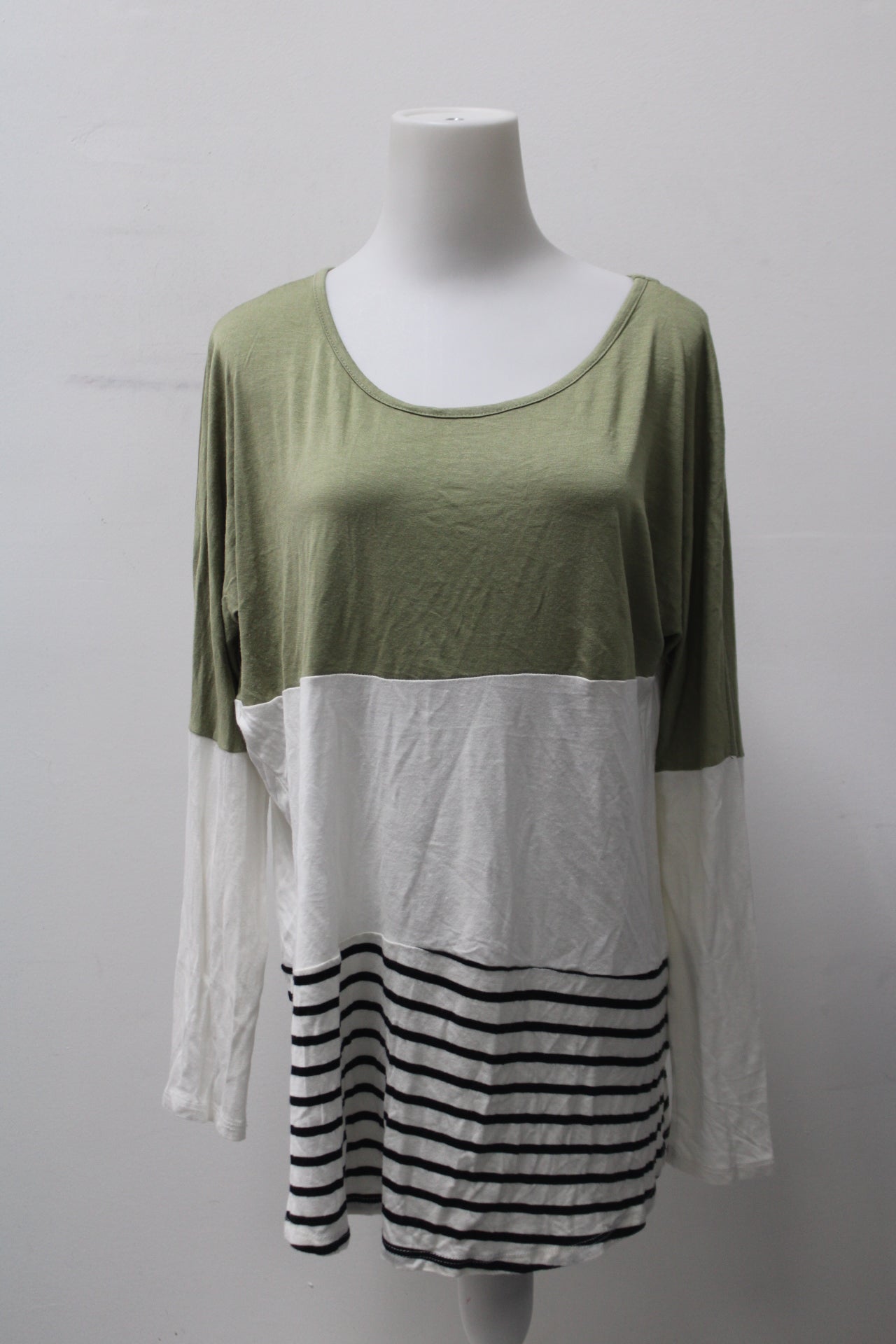 Caralase Women's Top Green XL Pre-Owned