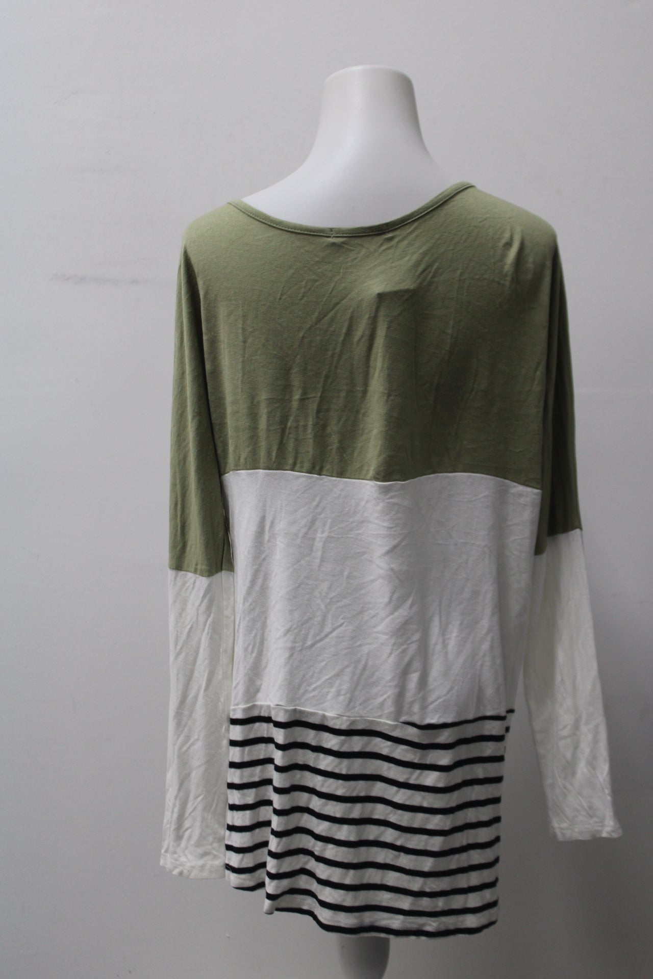 Caralase Women's Top Green XL Pre-Owned