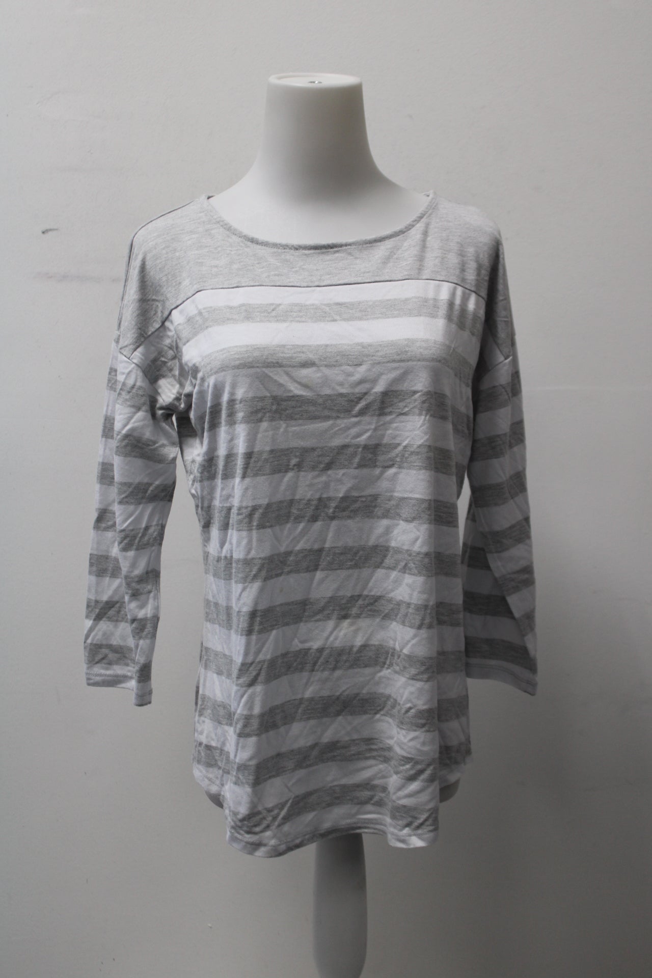 Time and Tru Women's Top White M Pre-Owned