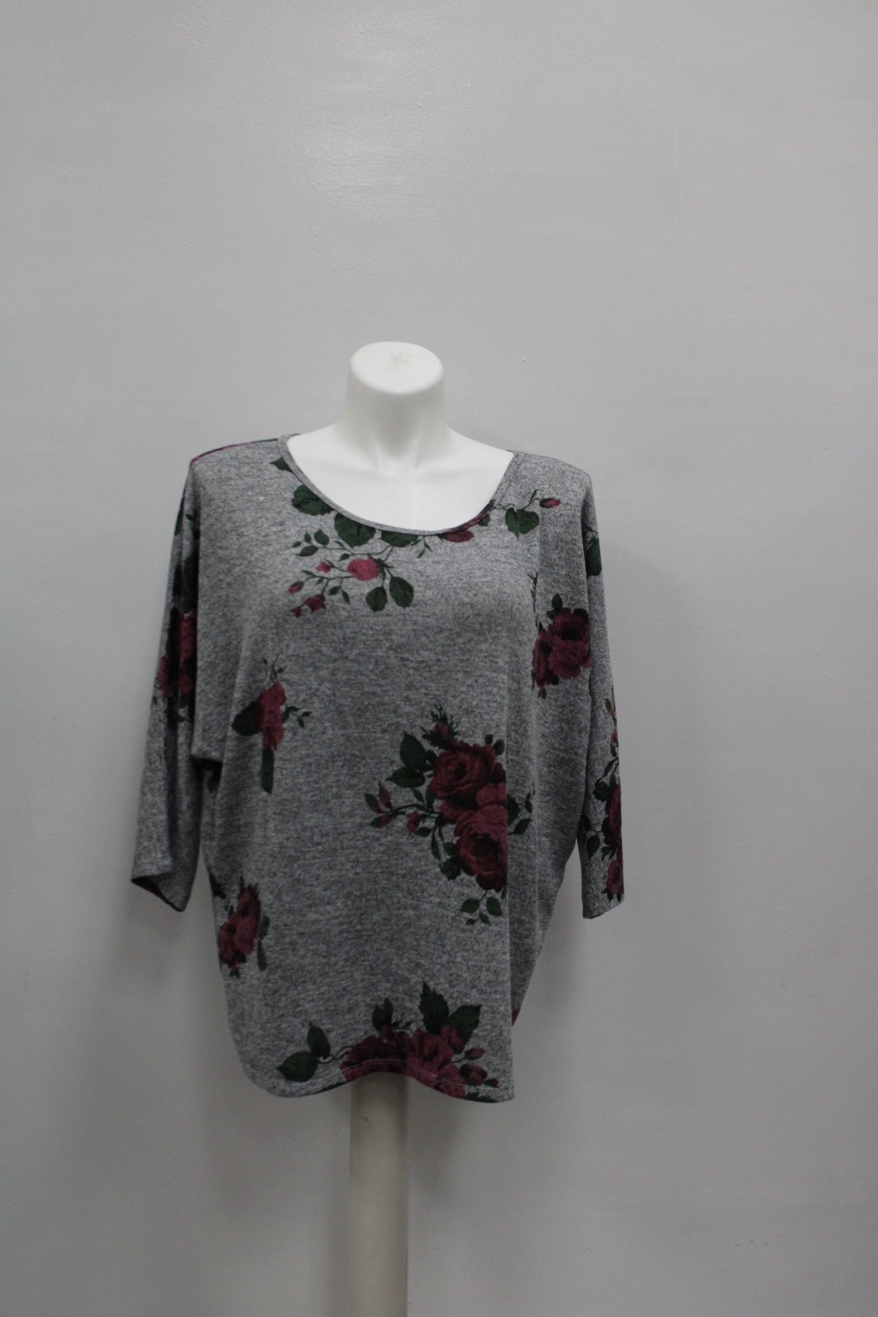 Olivia Blu Womans Floral Sweater Gray 2X Pre-Owned 1046UMP4