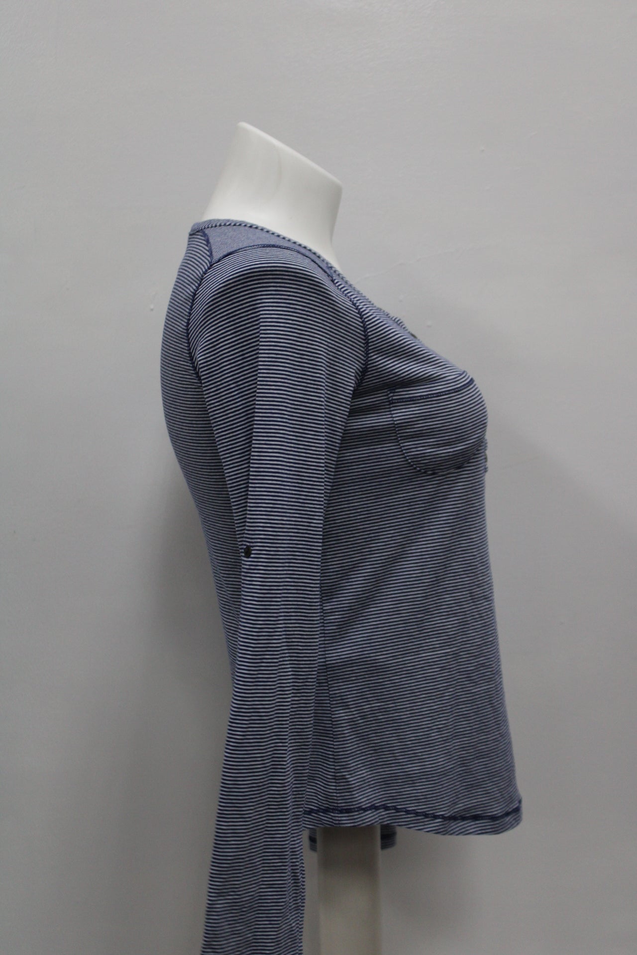 Nine 1 Eight Women Henley T-Shirt, Blue, Medium - Pre-Owned 1087UA3C