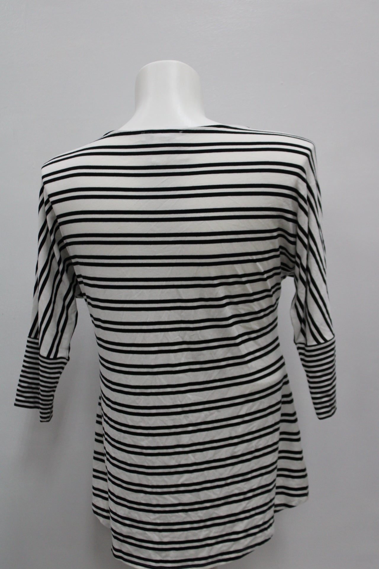 White House Black Market Women Stripes T-Shirt, Black, Medium - Pre-Owned 1096UA3C