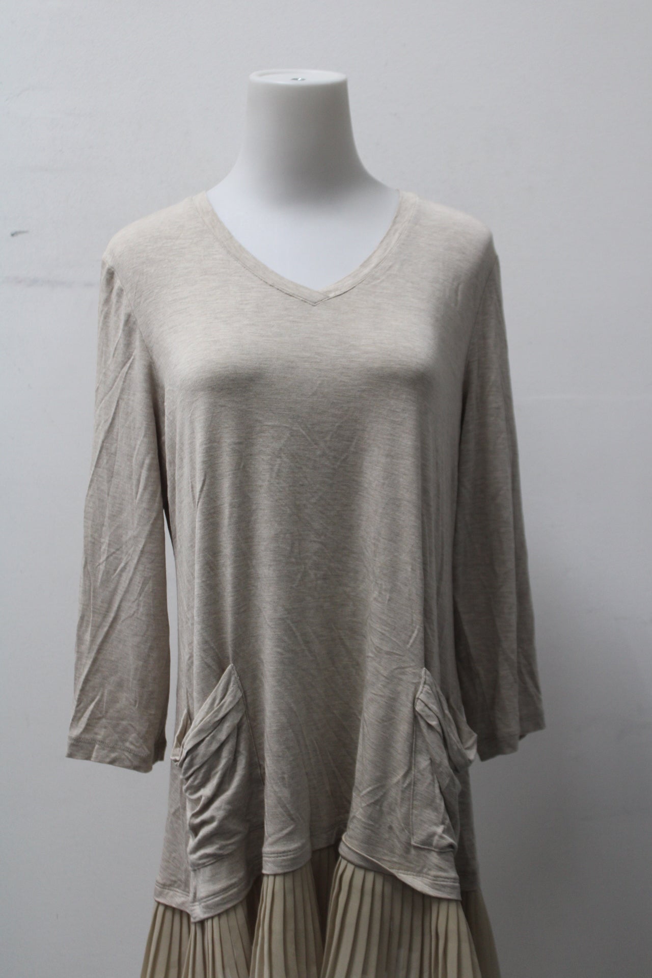 Logo   Women's Top Beige M Pre-Owned