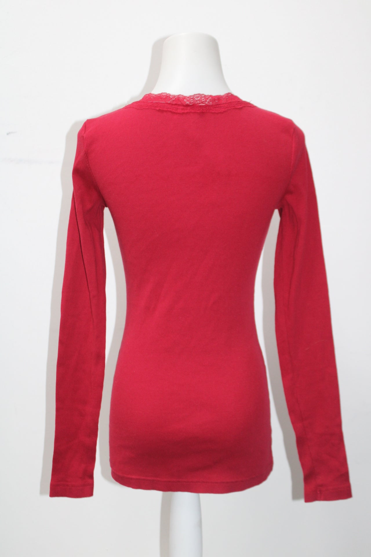 Disney Women's Top Red M Pre-Owned